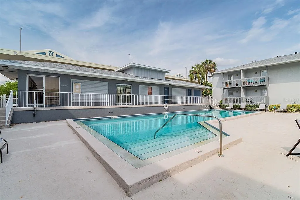 2 bed, 1.5 bath, 1280 sqft, $2,000 — Photo 3