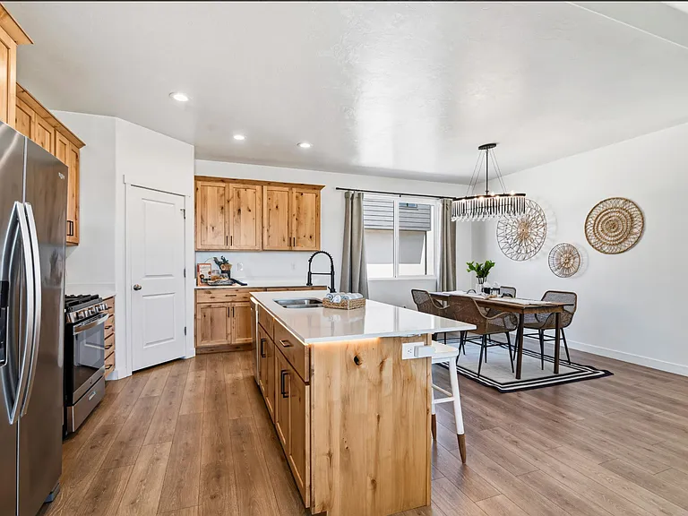 768 W Harvest Glen Rd — Photo 14