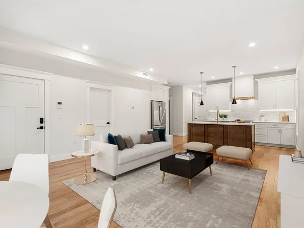 22 Gaylord St #A, Dorchester Center, MA 02124