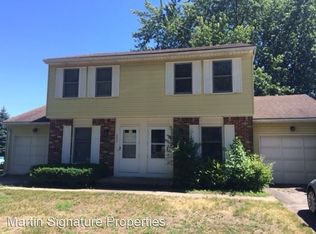 6841 Woodlake Dr, Toledo, OH 43617