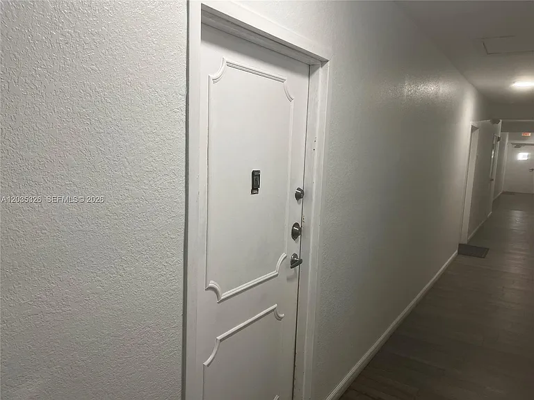 1550 Drexel Ave #203 — Photo 8