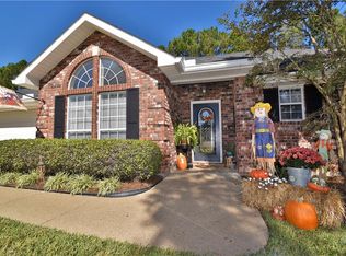 8156 Titleist Dr, Pineville, LA 71360