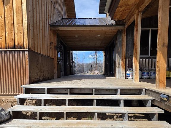 3rd image of 118 Upper Picnic Ridge Rd