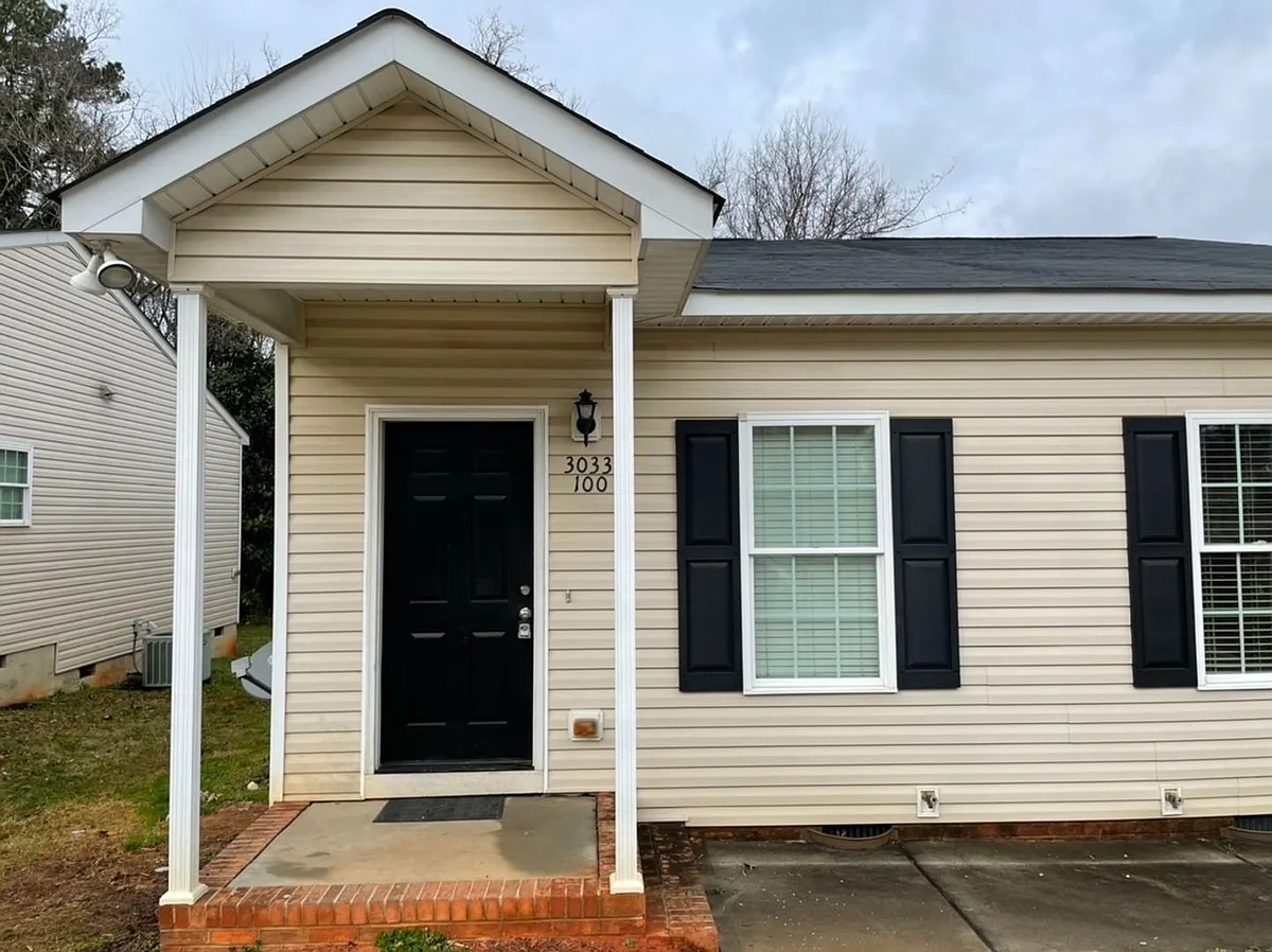 Building Photo - 3033 Poole Rd #100