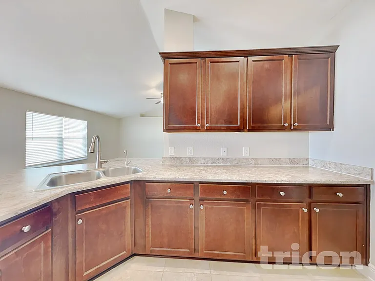 1599 Lemon Ave — Photo 9