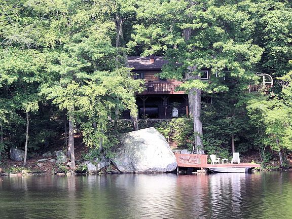 2nd image of 16 Loggers Ct