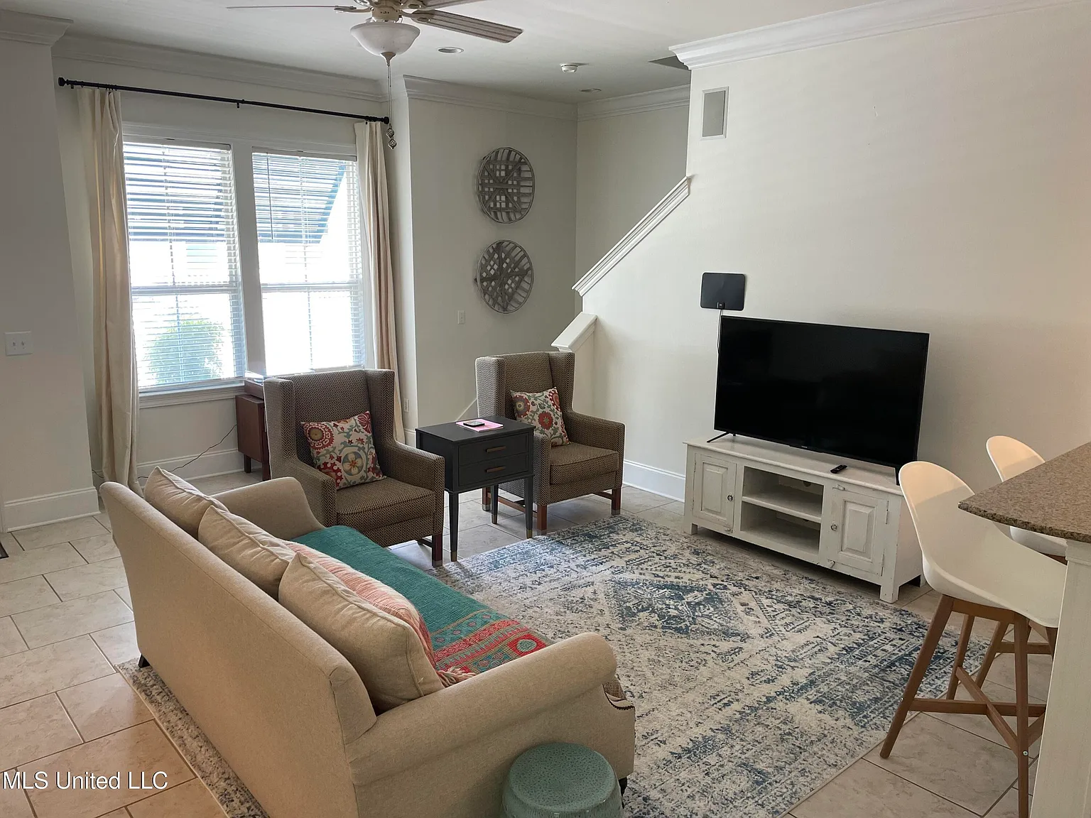 3 bed, 2.5 bath, 1480 sqft, $2,500 — Photo 4