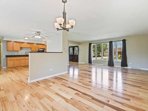 4th image of 7839 Sequoia Ct