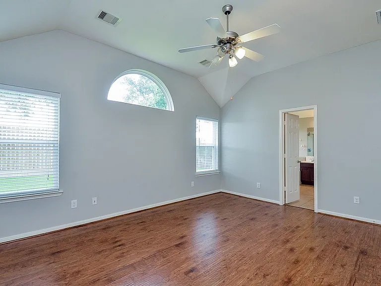 24514 Springwood Glen Ln — Photo 15