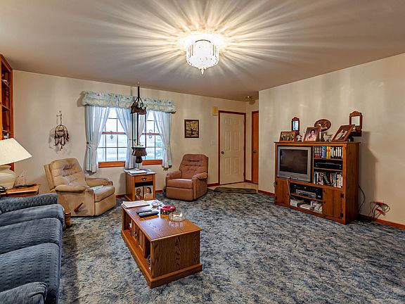 5th image of 3305 School Dr