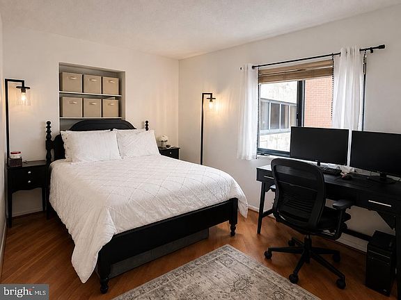 2nd image of 900 Stafford St APT 1702