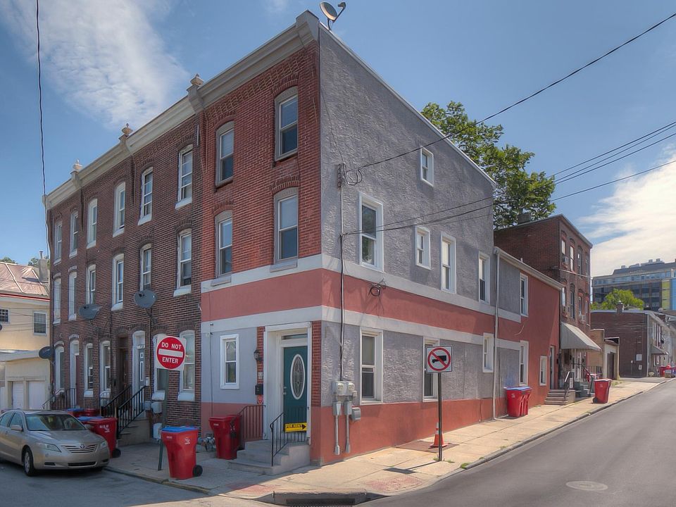 1st image of 418 Barbadoes St #100