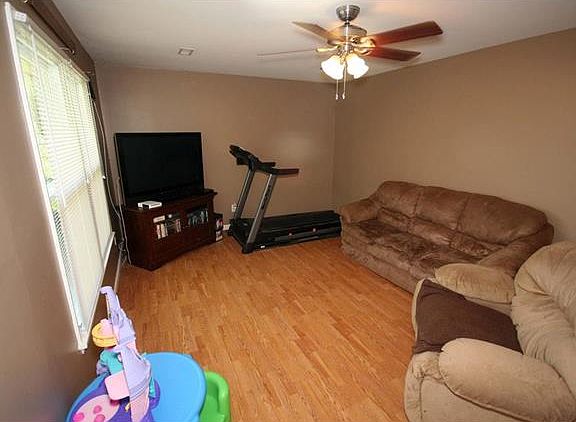 4th image of 1014 Helvetia Dr