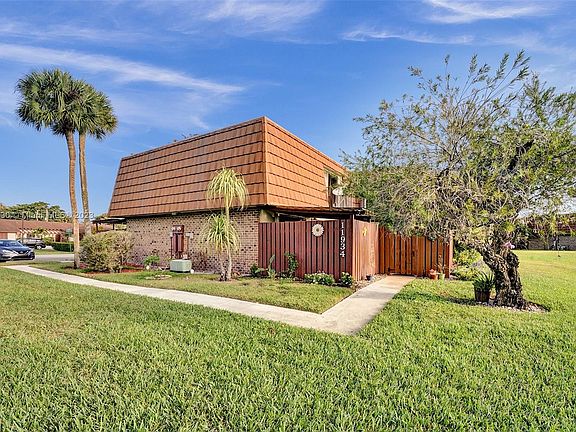 3rd image of 11934 SW 11th Ct #11934