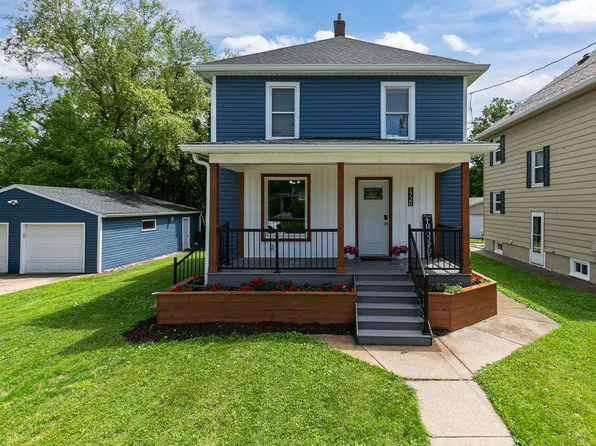 1720 28th Ave, Moline, IL 61265