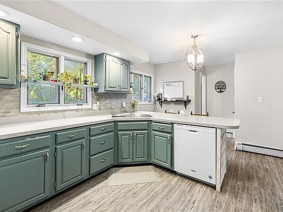 4th image of 227 Northland Dr