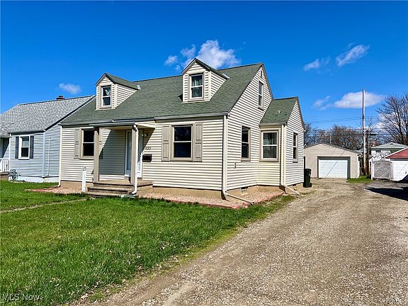 2nd image of 855 Warwick Dr