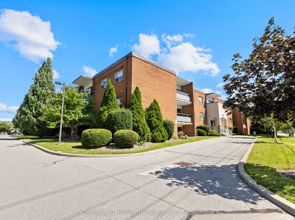 242 Oakdale Ave #109, Saint Catharines, ON L2P 3K5