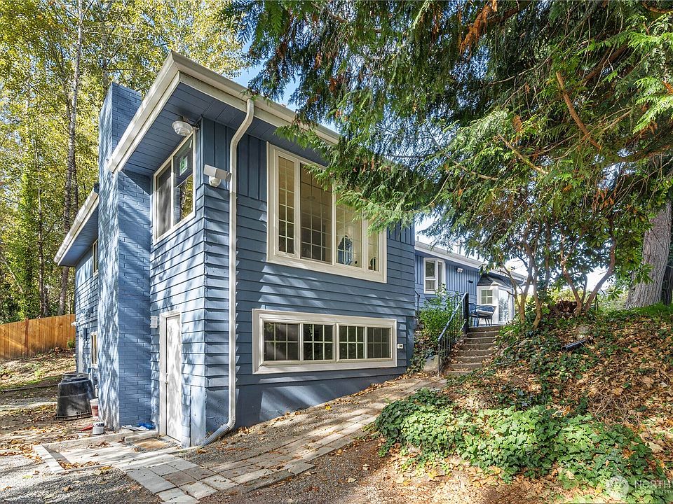 1st image of 959 Hoquiam Avenue NE