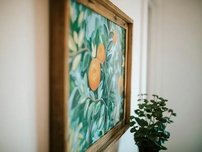 A touch of nature, a dash of charm, and a whole lot of cozy vibes.