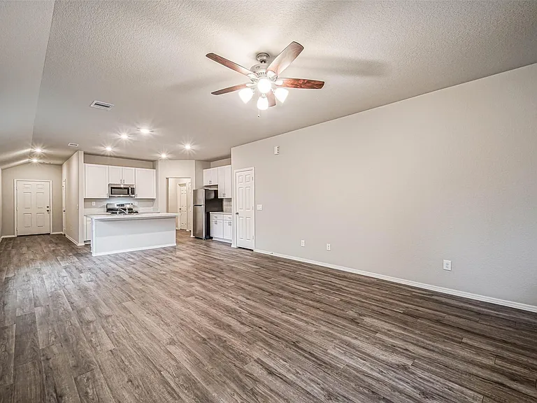 1903 Brushy Cedar Dr — Photo 5