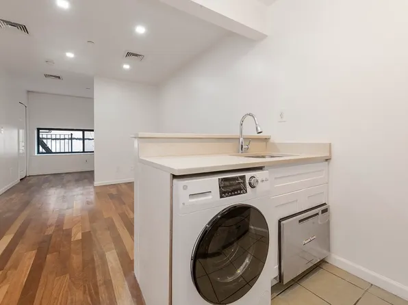 44 W 14th St APT 3D, New York, NY 10011