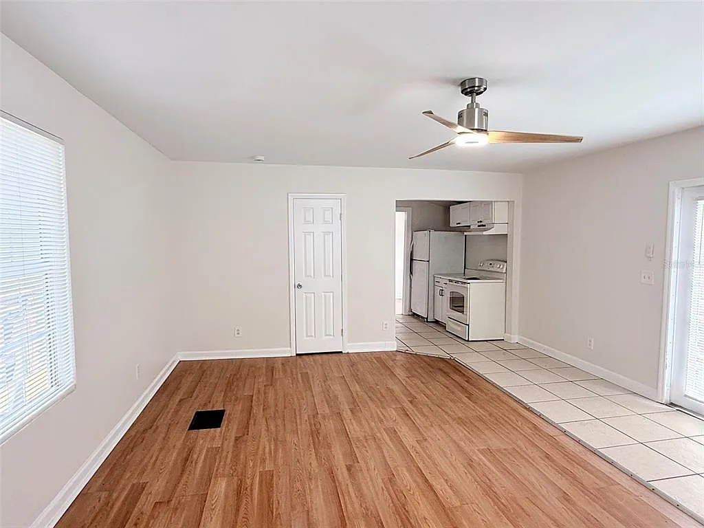 2 bed, 1.0 bath, 1090 sqft, $1,995 — Photo 4