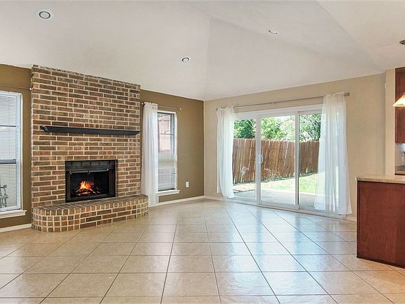 5th image of 7600 Silveridge Dr