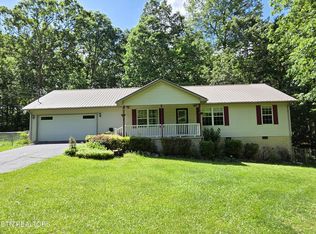 1413 Lincolnshire Dr, Crossville, TN 38555