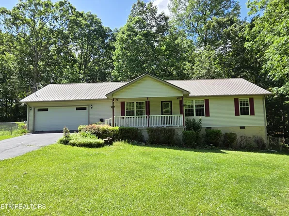 1413 Lincolnshire Dr, Crossville, TN 38555