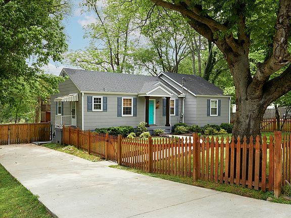 3rd image of 2510 Woodyhill Dr