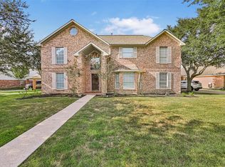 313 Winding Oak Ln S, League City, TX 77573