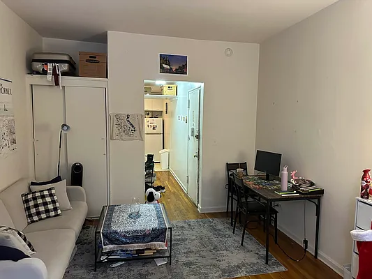 Rented by Eric Goodman Realty Corp | media 4