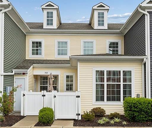 4th image of 302 Promenade Ln