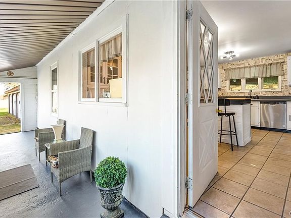 5th image of 2483 West Rd