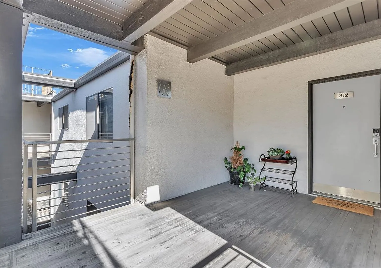 7 Embarcadero West #312 **Move In Special! One Month Free** — Photo 3