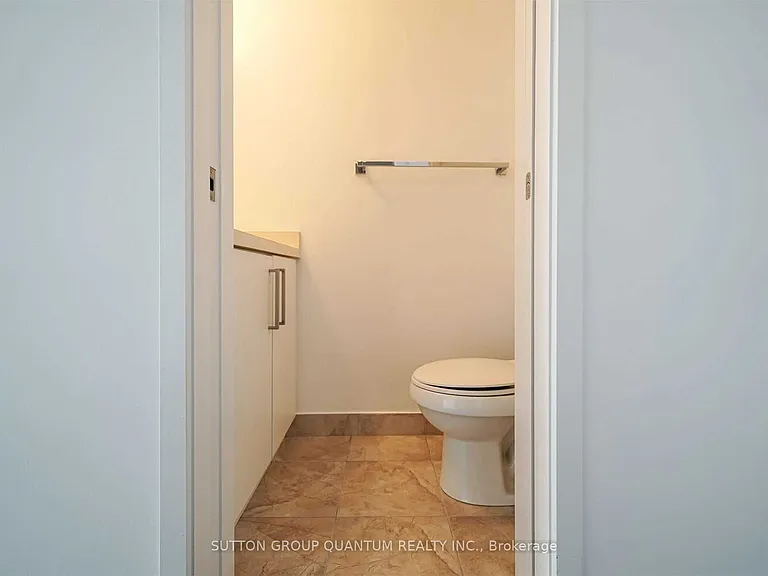 12 York St #5207 — Photo 15