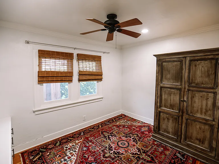 1st bedroom/office