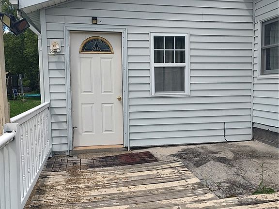 4th image of 111 E Elizabeth St