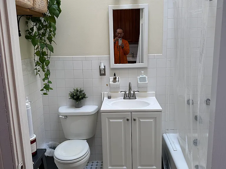 202 Washington St #4R — Photo 6