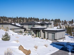 2580 NW Awbrey Point Cir APT 2, Bend, OR 97703