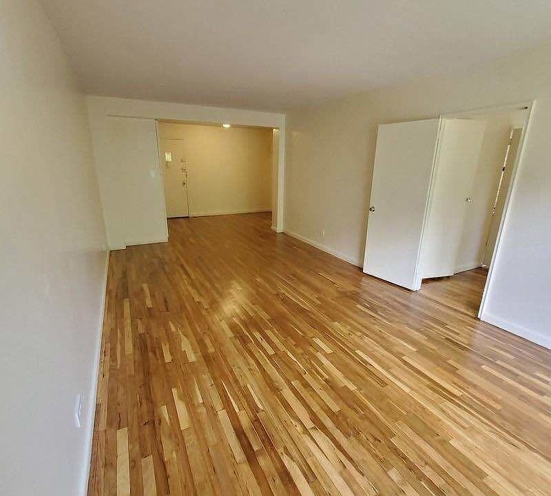 2nd image of 315 Ocean Pkwy #J2