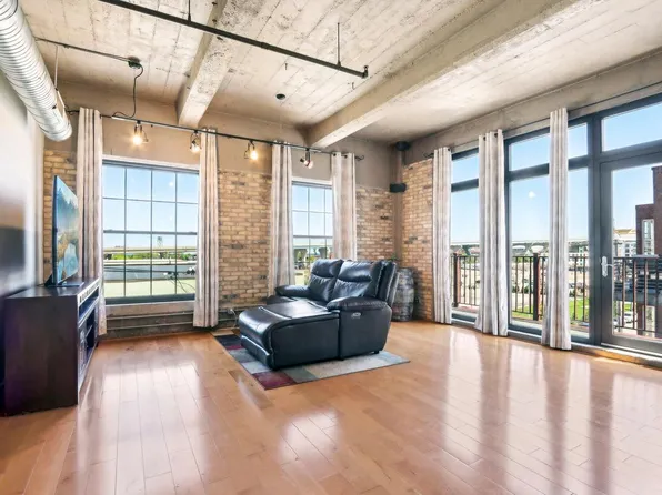 525 East Chicago STREET #404, Milwaukee, WI 53202