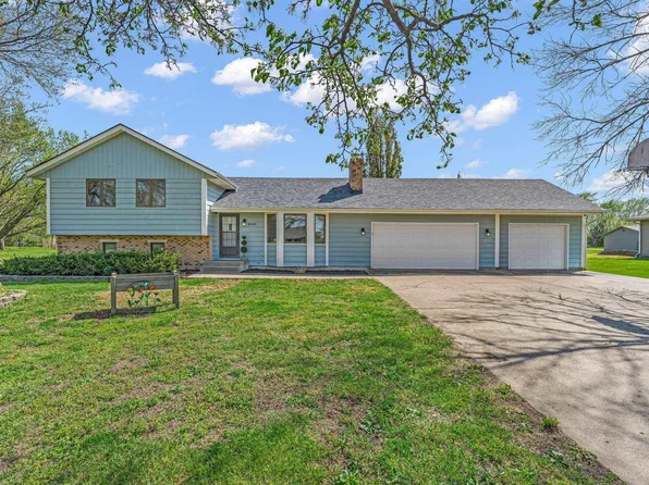 8121 SW 24th St, Topeka, KS 66614