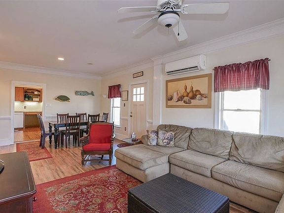 5th image of 700-02 Wesley Ave