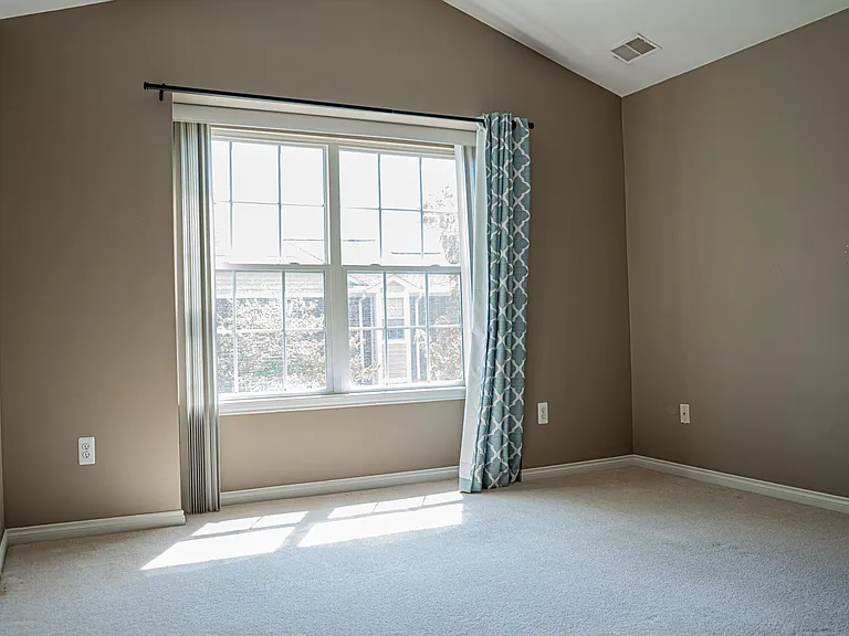 1868 Maple Park Dr W — Photo 15