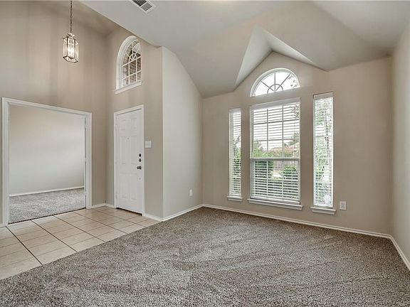 5th image of 2032 El Camino Dr
