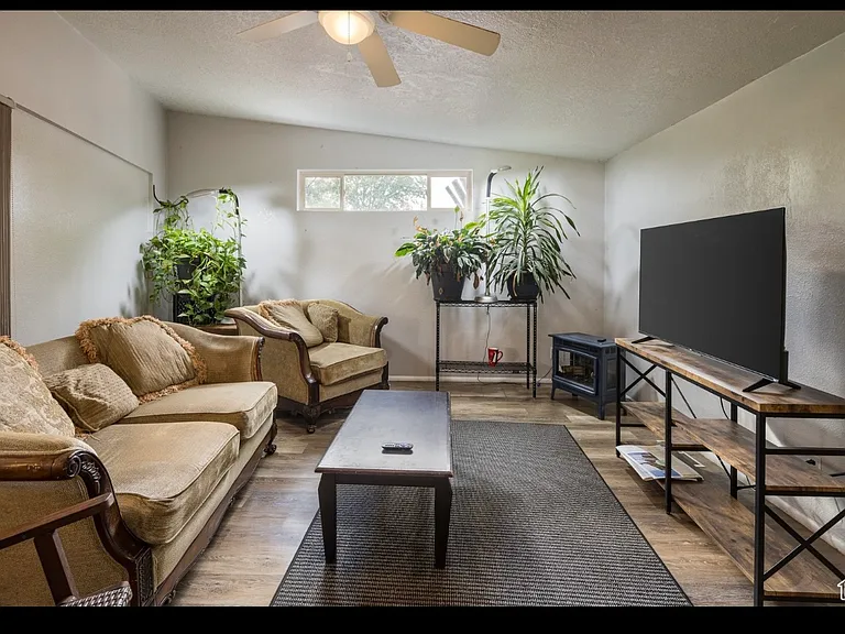 496 Juan Ct — Photo 5