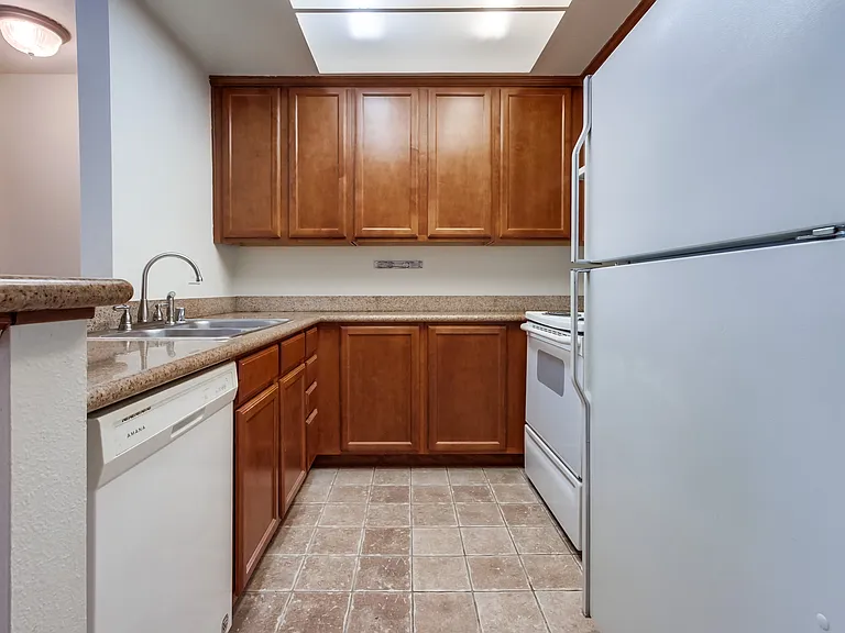 432 Edgehill Ln #33 — Photo 21