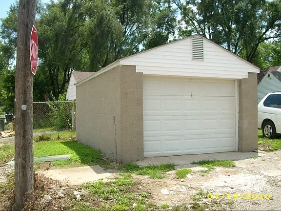 5th image of 256 S Powell Ave